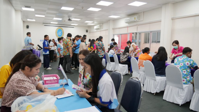 LINE_ALBUM_ข่าว ตรวจร่างกาย_250417_4