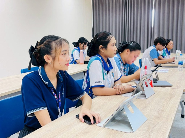 LINE_ALBUM_21868_250821_13