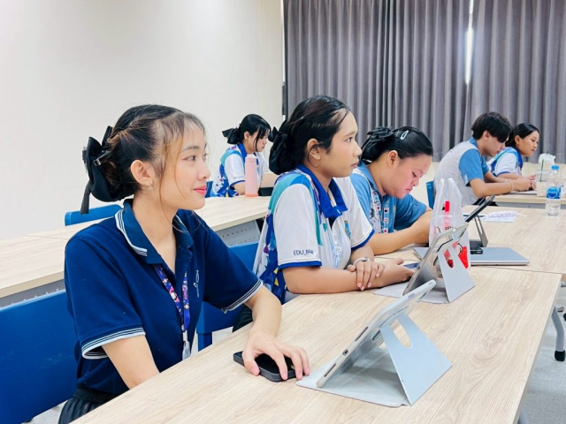 LINE_ALBUM_21868_250821_14