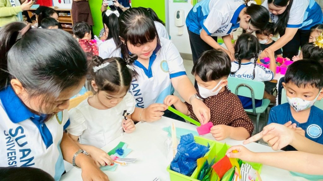 LINE_ALBUM_ลอยกระทง 68_251107_16