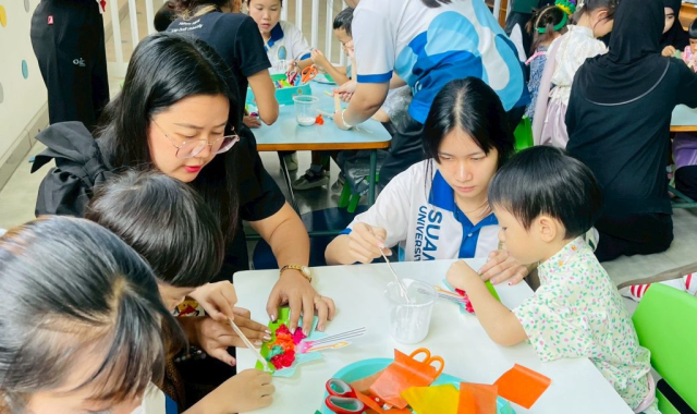 LINE_ALBUM_ลอยกระทง 68_251107_18