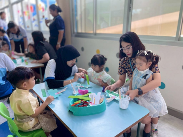 LINE_ALBUM_ลอยกระทง 68_251107_58