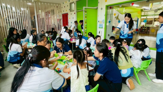 LINE_ALBUM_ลอยกระทง 68_251107_73