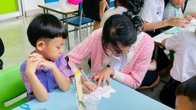 LINE_ALBUM_ลอยกระทง 68_251107_98