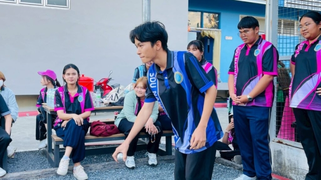 LINE_ALBUM_171268_251217_106