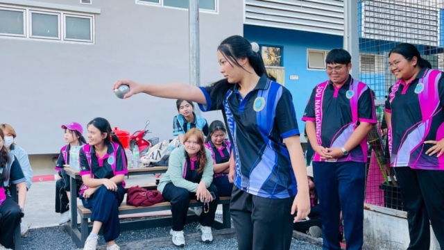 LINE_ALBUM_171268_251217_107