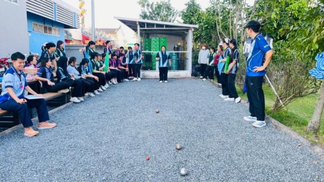 LINE_ALBUM_171268_251217_11