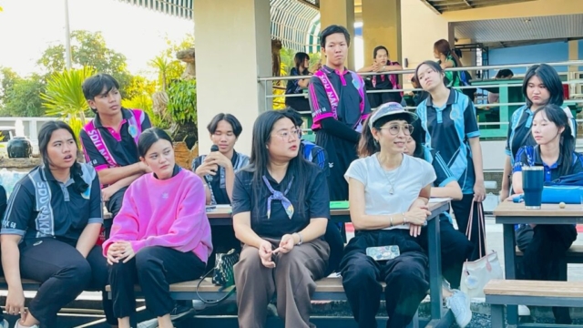 LINE_ALBUM_171268_251217_137