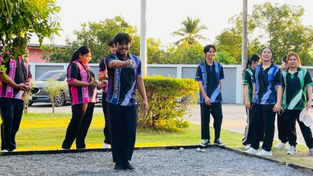 LINE_ALBUM_171268_251217_157