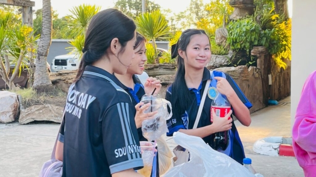 LINE_ALBUM_171268_251217_168