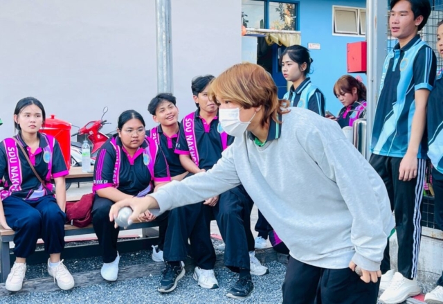 LINE_ALBUM_171268_251217_27