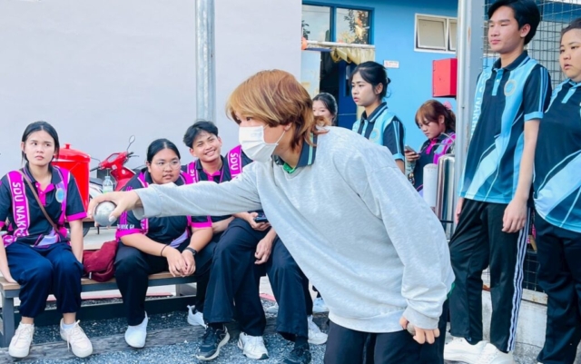 LINE_ALBUM_171268_251217_28