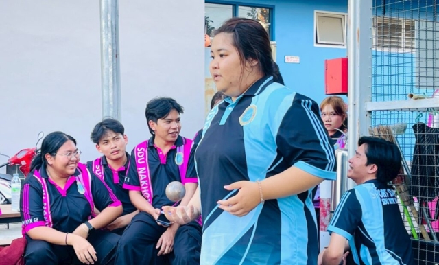 LINE_ALBUM_171268_251217_30