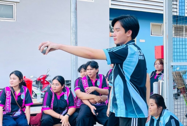 LINE_ALBUM_171268_251217_35