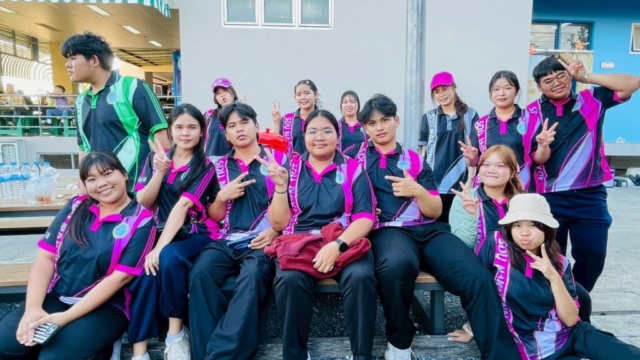 LINE_ALBUM_171268_251217_49