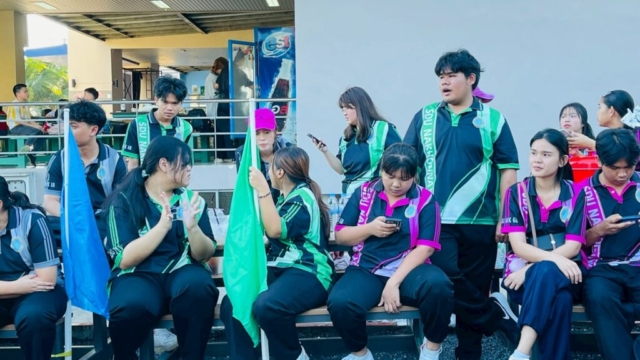 LINE_ALBUM_171268_251217_56