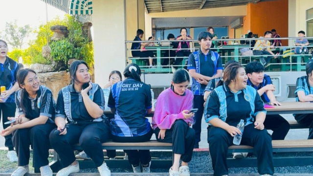 LINE_ALBUM_171268_251217_60