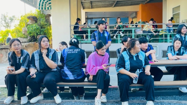 LINE_ALBUM_171268_251217_61