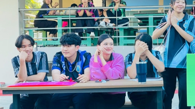 LINE_ALBUM_171268_251217_70