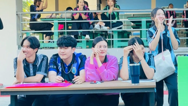 LINE_ALBUM_171268_251217_71