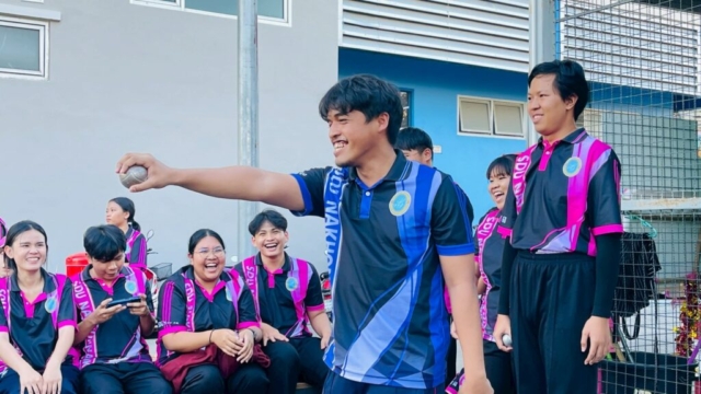 LINE_ALBUM_171268_251217_77