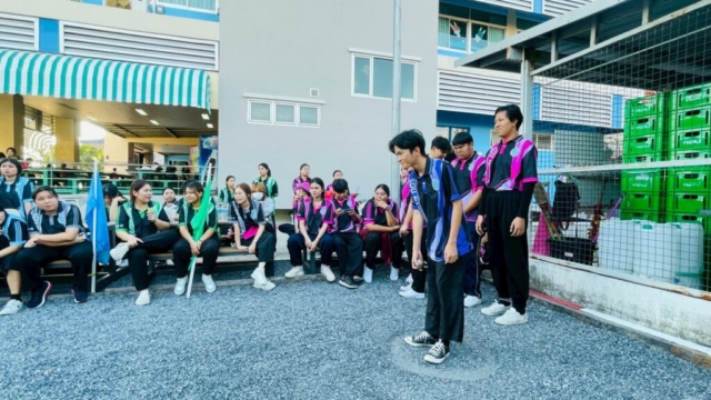 LINE_ALBUM_171268_251217_84