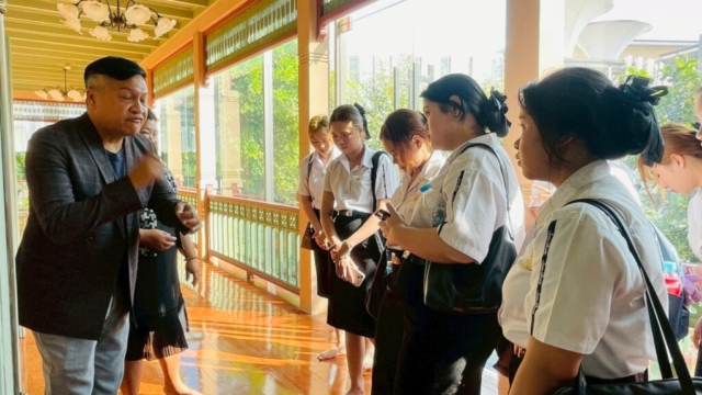 LINE_ALBUM_91268_251212_101