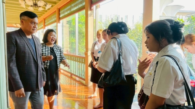 LINE_ALBUM_91268_251212_104