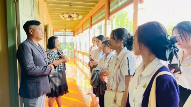 LINE_ALBUM_91268_251212_105