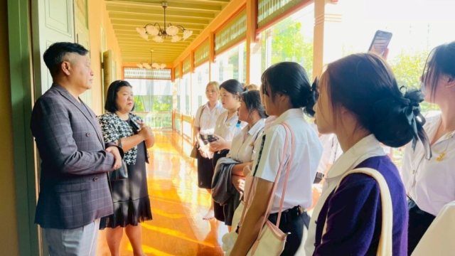 LINE_ALBUM_91268_251212_106