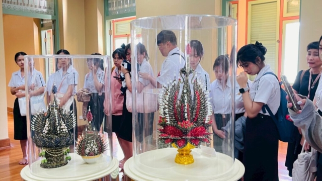 LINE_ALBUM_91268_251212_112