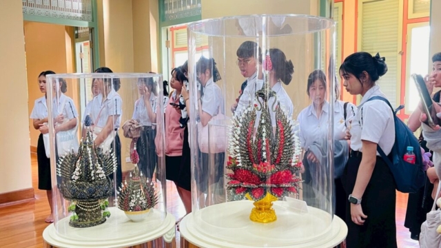 LINE_ALBUM_91268_251212_113