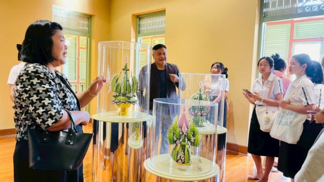 LINE_ALBUM_91268_251212_121