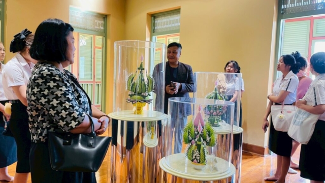 LINE_ALBUM_91268_251212_122