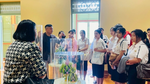 LINE_ALBUM_91268_251212_123