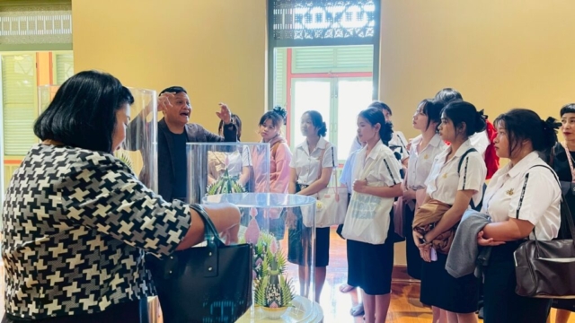 LINE_ALBUM_91268_251212_124