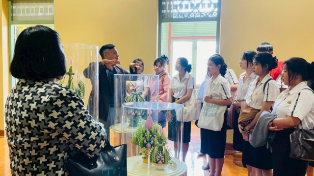 LINE_ALBUM_91268_251212_126