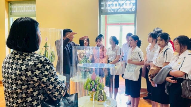 LINE_ALBUM_91268_251212_127