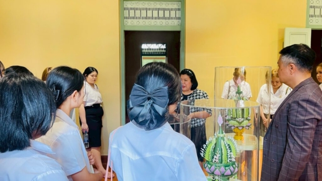 LINE_ALBUM_91268_251212_130