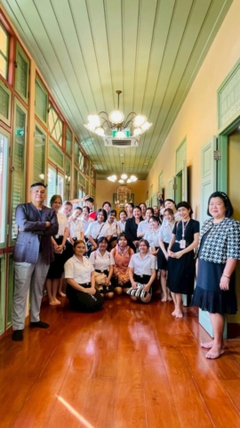 LINE_ALBUM_91268_251212_135