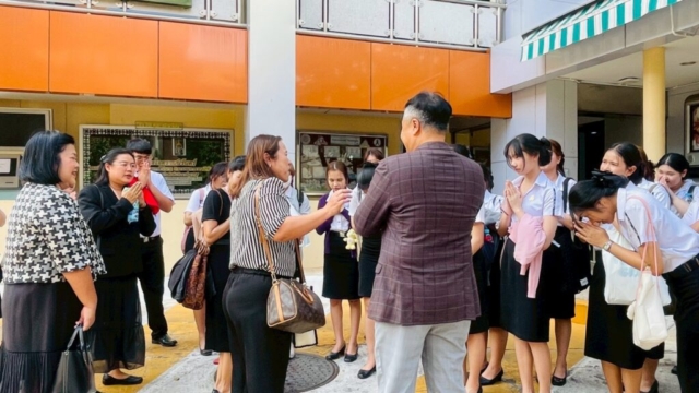 LINE_ALBUM_91268_251212_143