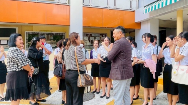 LINE_ALBUM_91268_251212_144