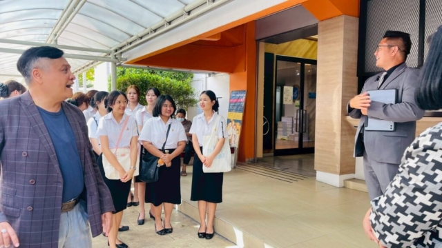 LINE_ALBUM_91268_251212_153