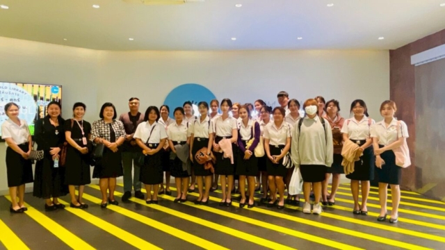 LINE_ALBUM_91268_251212_157