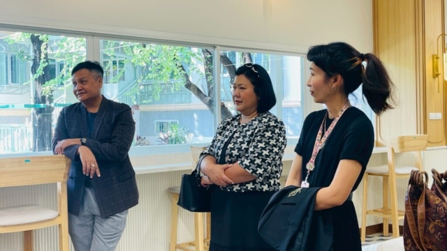 LINE_ALBUM_91268_251212_164