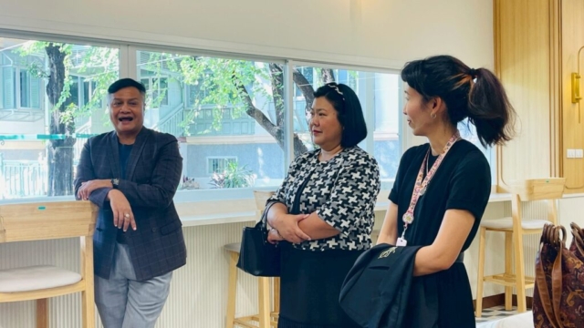 LINE_ALBUM_91268_251212_165