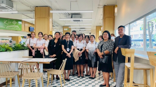 LINE_ALBUM_91268_251212_171