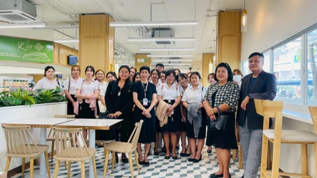 LINE_ALBUM_91268_251212_172