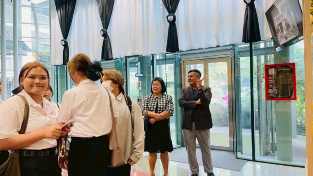 LINE_ALBUM_91268_251212_174