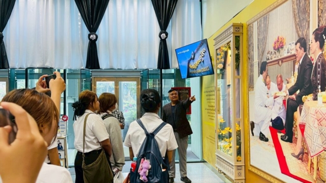 LINE_ALBUM_91268_251212_178